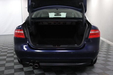Jaguar XE D PORTFOLIO 29