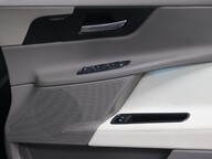 Jaguar XE D PORTFOLIO 32