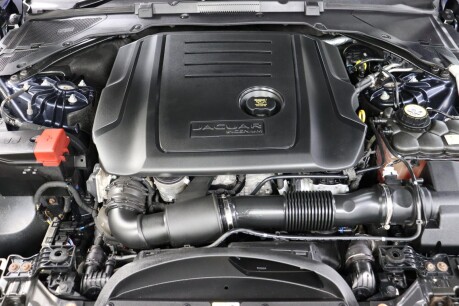 Jaguar XE D PORTFOLIO 34