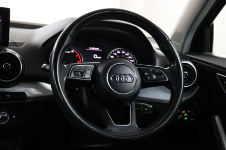 Audi Q2 TFSI SPORT 43