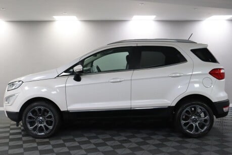 Ford Ecosport TITANIUM 18