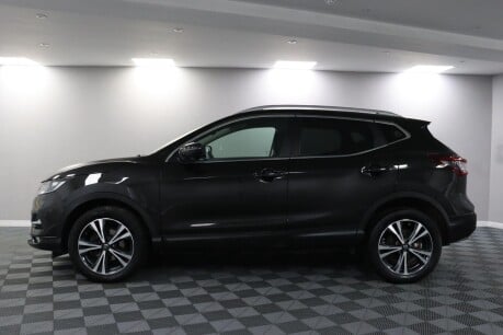 Nissan Qashqai DIG-T N-CONNECTA 18