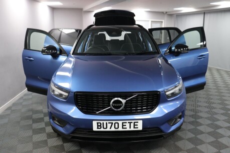 Volvo XC40 RECHARGE T4 R-DESIGN 7