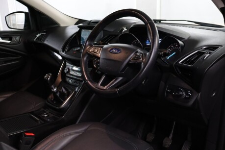 Ford Kuga TITANIUM X 6
