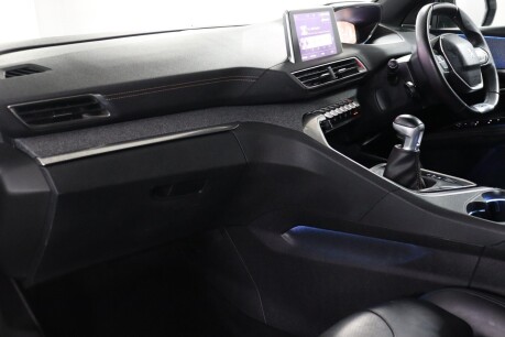 Peugeot 3008 S/S GT LINE PREMIUM 26