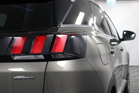 Peugeot 3008 S/S GT LINE PREMIUM 42