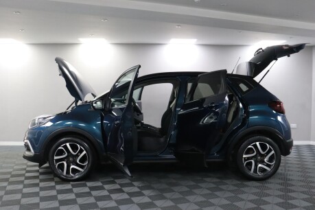 Renault Captur ICONIC TCE 4