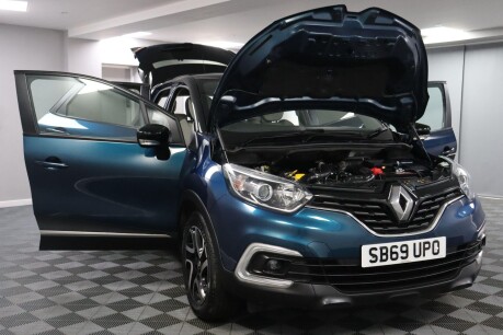 Renault Captur ICONIC TCE 15