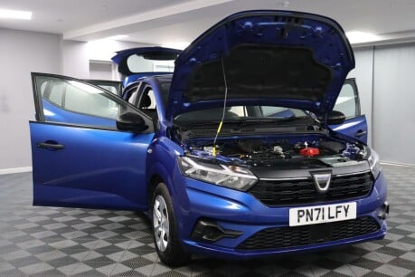 Dacia Sandero ESSENTIAL SCE 14