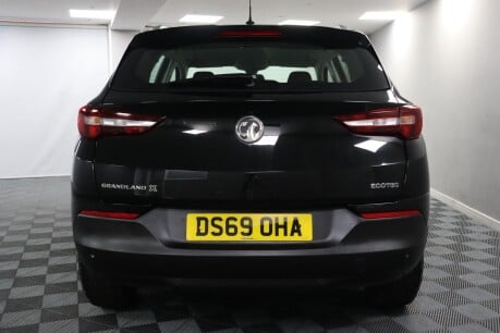 Vauxhall Grandland X SE 8