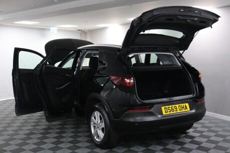 Vauxhall Grandland X SE 21