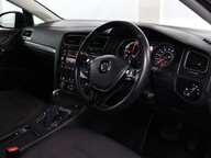 Volkswagen Golf E-GOLF 3