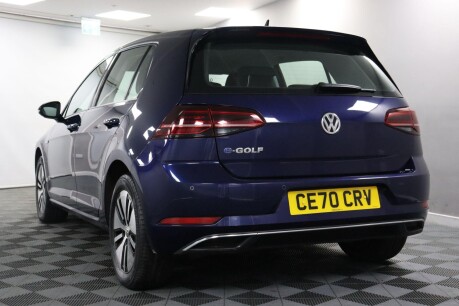 Volkswagen Golf E-GOLF 11