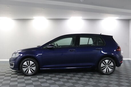 Volkswagen Golf E-GOLF 3