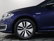 Volkswagen Golf E-GOLF 9