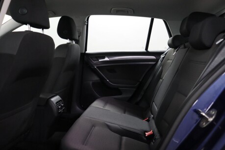 Volkswagen Golf E-GOLF 33