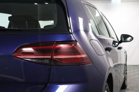 Volkswagen Golf E-GOLF 23