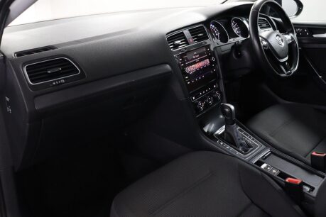 Volkswagen Golf E-GOLF 34