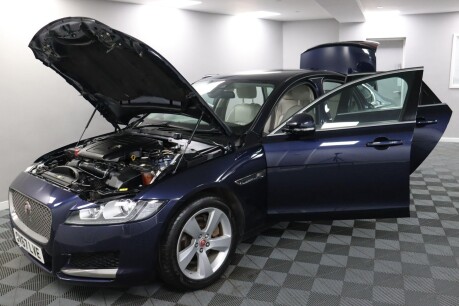 Jaguar XF D PORTFOLIO 15