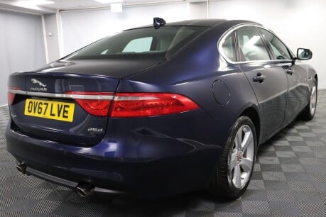 Jaguar XF D PORTFOLIO 10