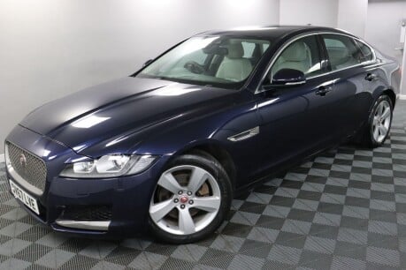 Jaguar XF D PORTFOLIO 19