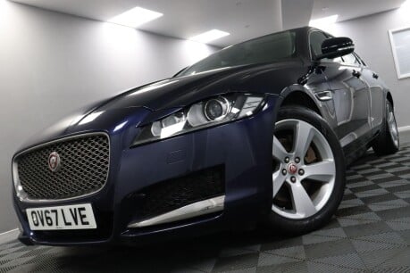 Jaguar XF D PORTFOLIO 31