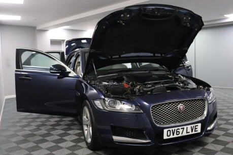 Jaguar XF D PORTFOLIO 14