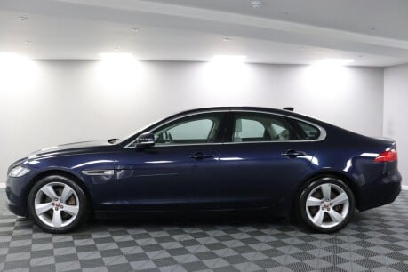 Jaguar XF D PORTFOLIO 17