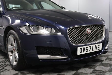 Jaguar XF D PORTFOLIO 23