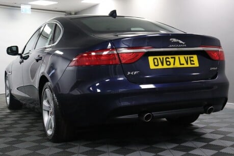 Jaguar XF D PORTFOLIO 28