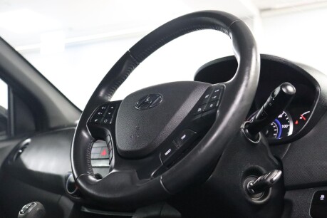 Hyundai i10 GO SE 12