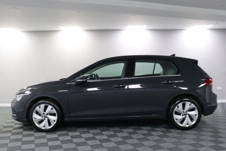 Volkswagen Golf STYLE TSI 18