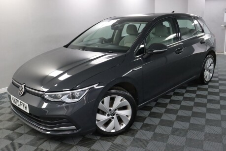 Volkswagen Golf STYLE TSI 19