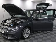 Volkswagen Golf STYLE TSI 8