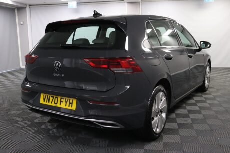 Volkswagen Golf STYLE TSI 19