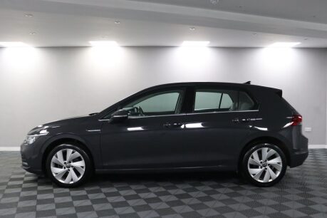 Volkswagen Golf STYLE TSI 18