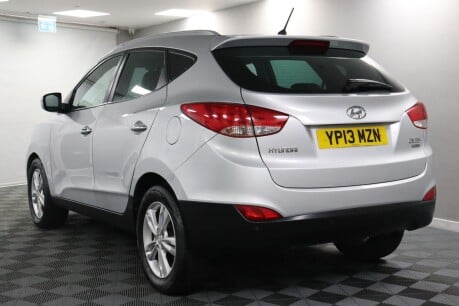 Hyundai ix35 PREMIUM CRDI  10