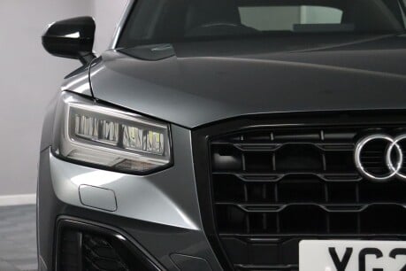 Audi Q2 TFSI S LINE BLACK EDITION 25