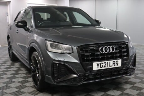 Audi Q2 TFSI S LINE BLACK EDITION 30