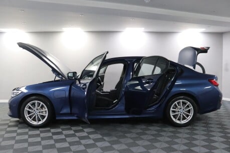 BMW 3 Series 330E SE PRO 4