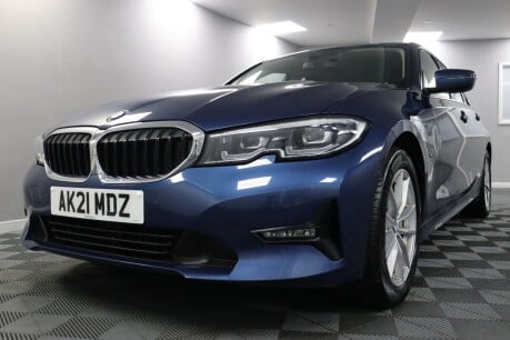 BMW 3 Series 330E SE PRO 28