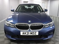 BMW 3 Series 330E SE PRO 4