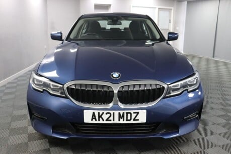 BMW 3 Series 330E SE PRO 4