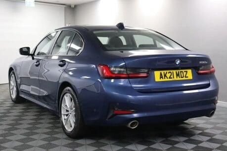 BMW 3 Series 330E SE PRO 6