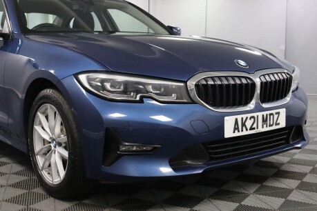 BMW 3 Series 330E SE PRO 8