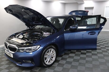 BMW 3 Series 330E SE PRO 12