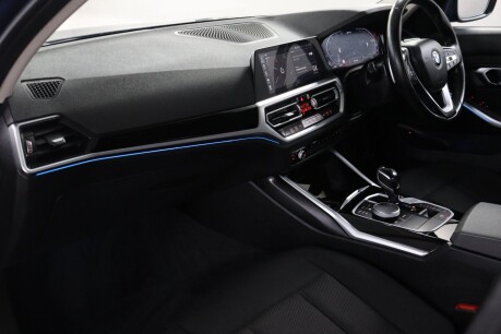 BMW 3 Series 330E SE PRO 19