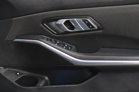 BMW 3 Series 330E SE PRO 22