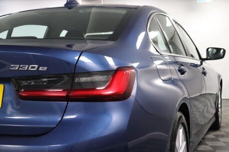 BMW 3 Series 330E SE PRO 38