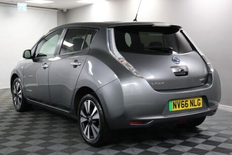 Nissan LEAF TEKNA 9